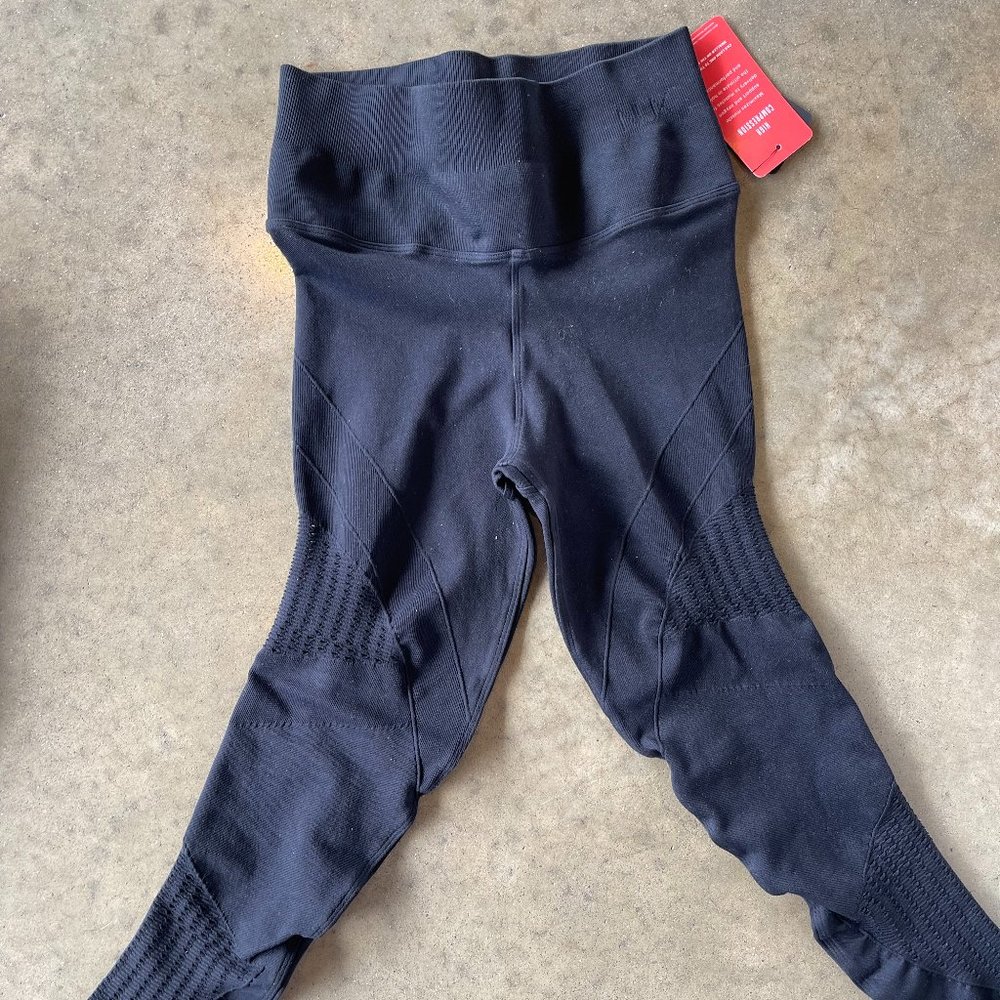 NUX, BREATHE MESH LEGGING, Size Small